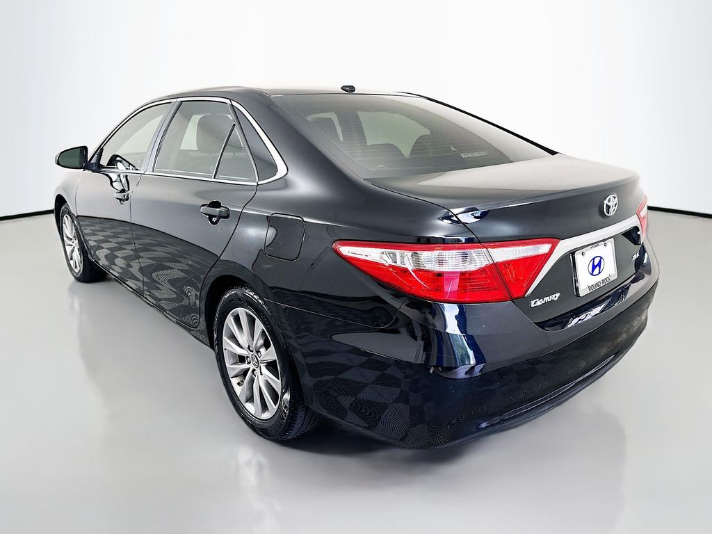 2017 Toyota Camry XLE photo 7