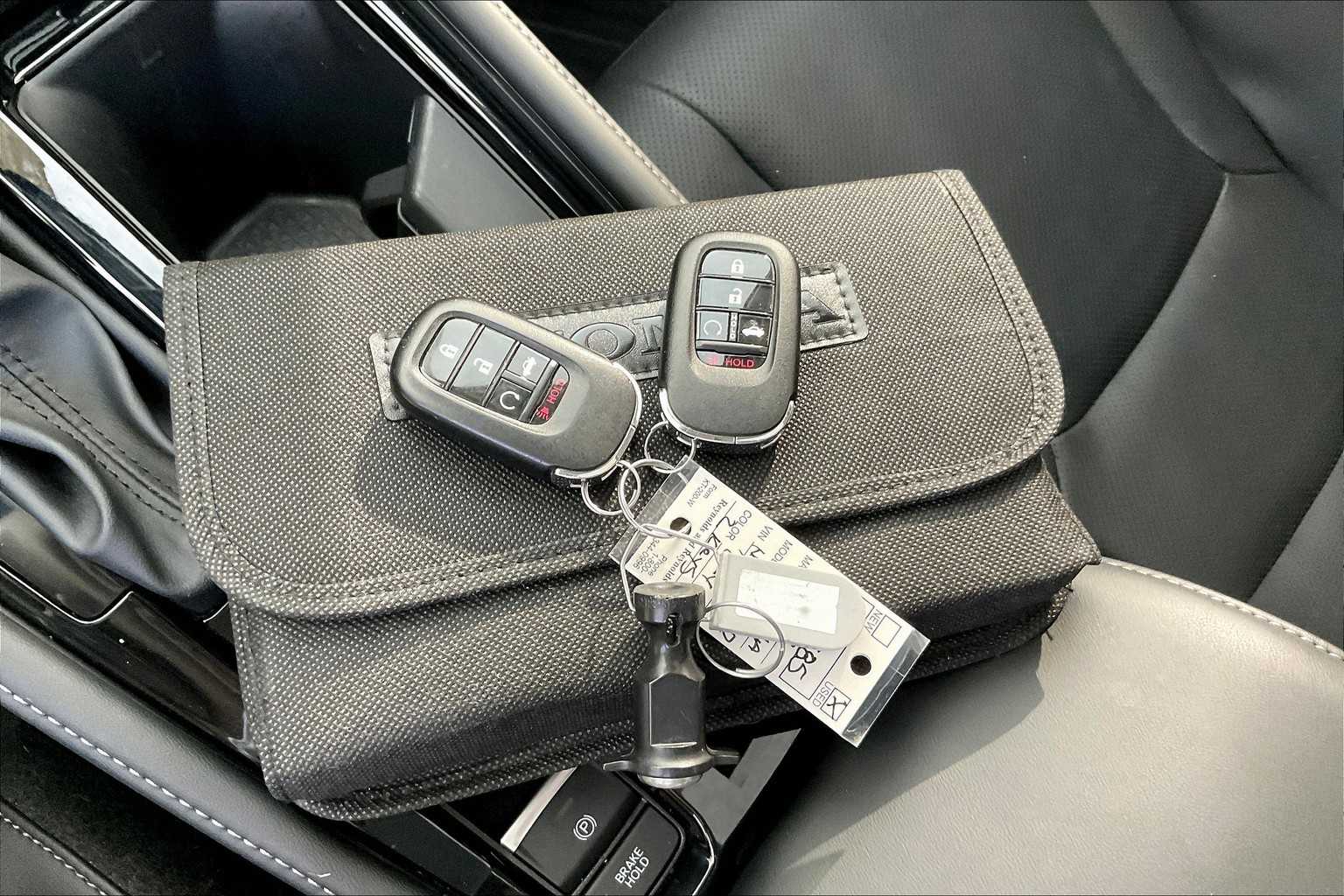 2023 Honda Accord Hybrid Touring photo 13