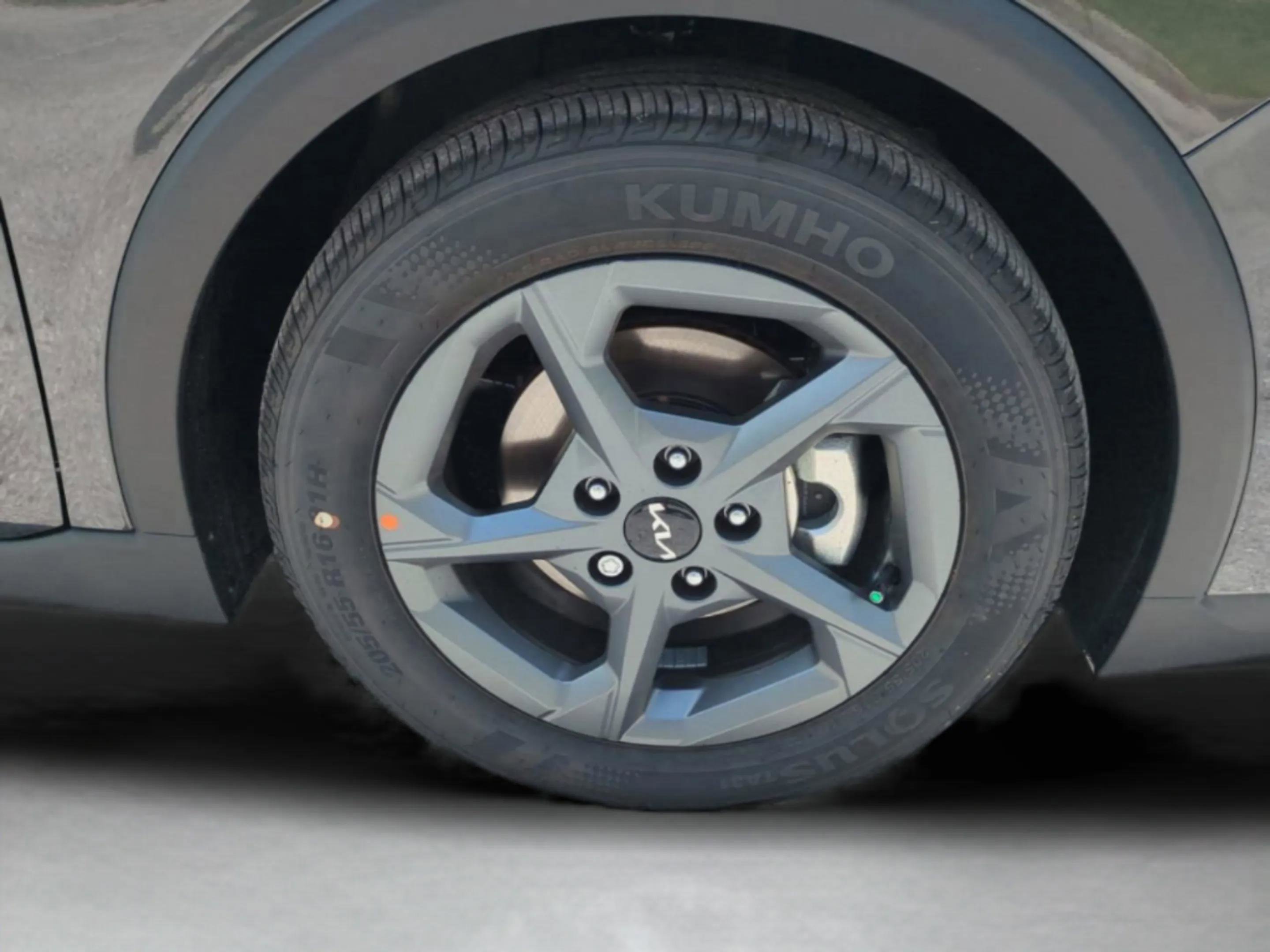 2025 Kia K4 LXS photo 10
