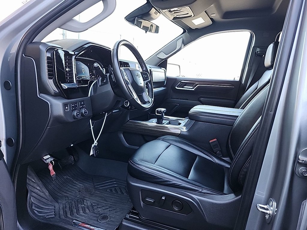 2024 Chevrolet Silverado 1500 LT Trail Boss photo 3