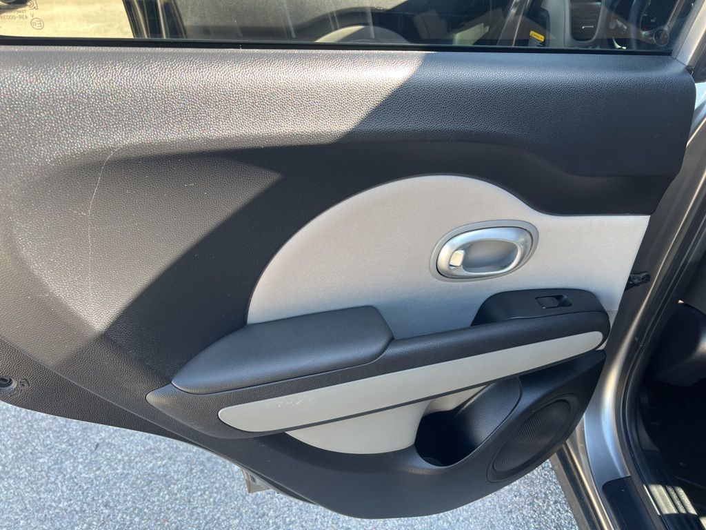 2016 Kia Soul Base photo 8