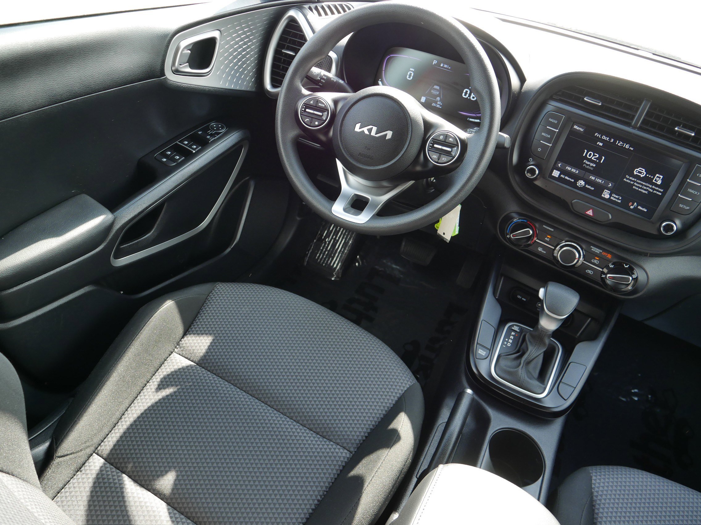2024 Kia Soul LX S photo 9