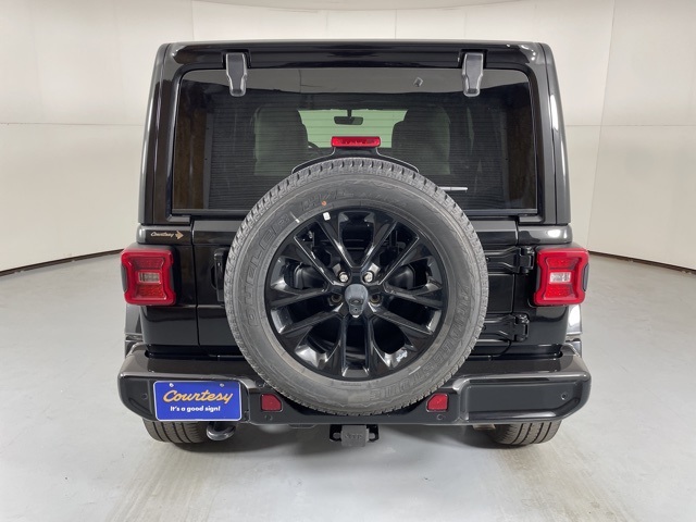 2022 Jeep Wrangler Unlimited Sahara High Altitude photo 6