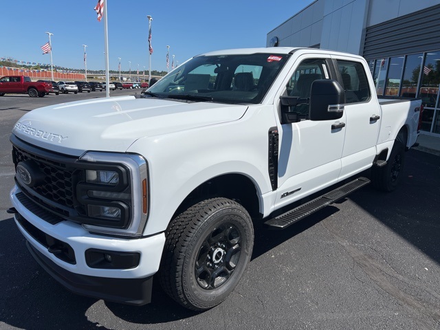 2026 Ford F-350 photo 2