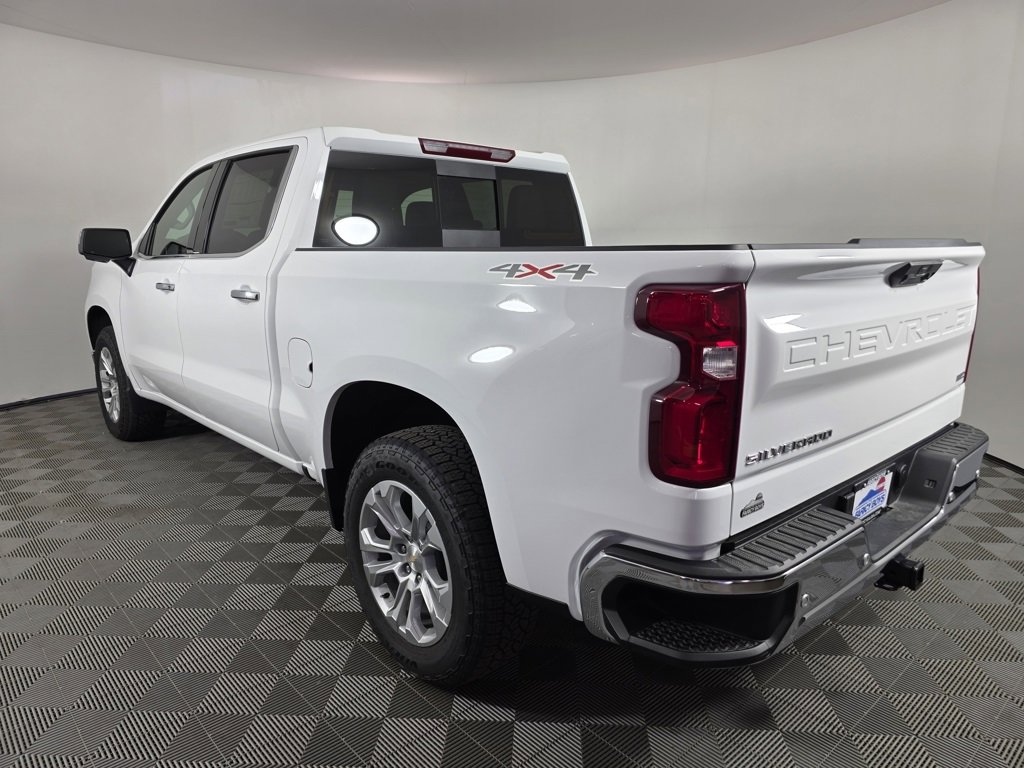 2025 Chevrolet Silverado 1500 LTZ photo 3