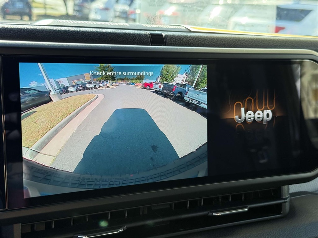 2025 Jeep Wrangler Willys photo 28
