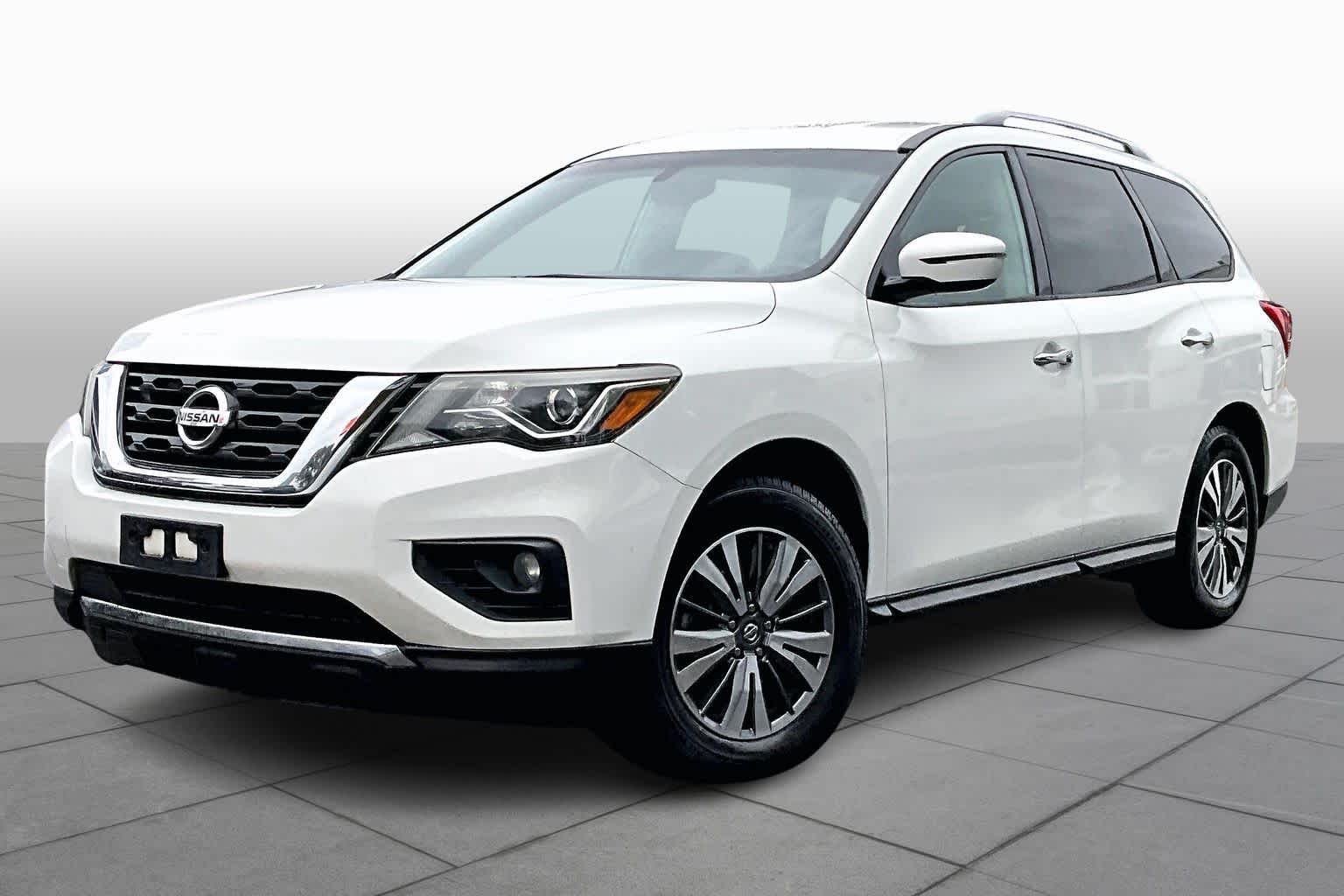 2017 Nissan Pathfinder SV