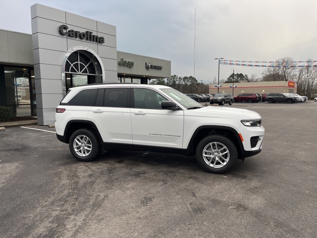2025 Jeep Grand Cherokee Laredo X photo 2