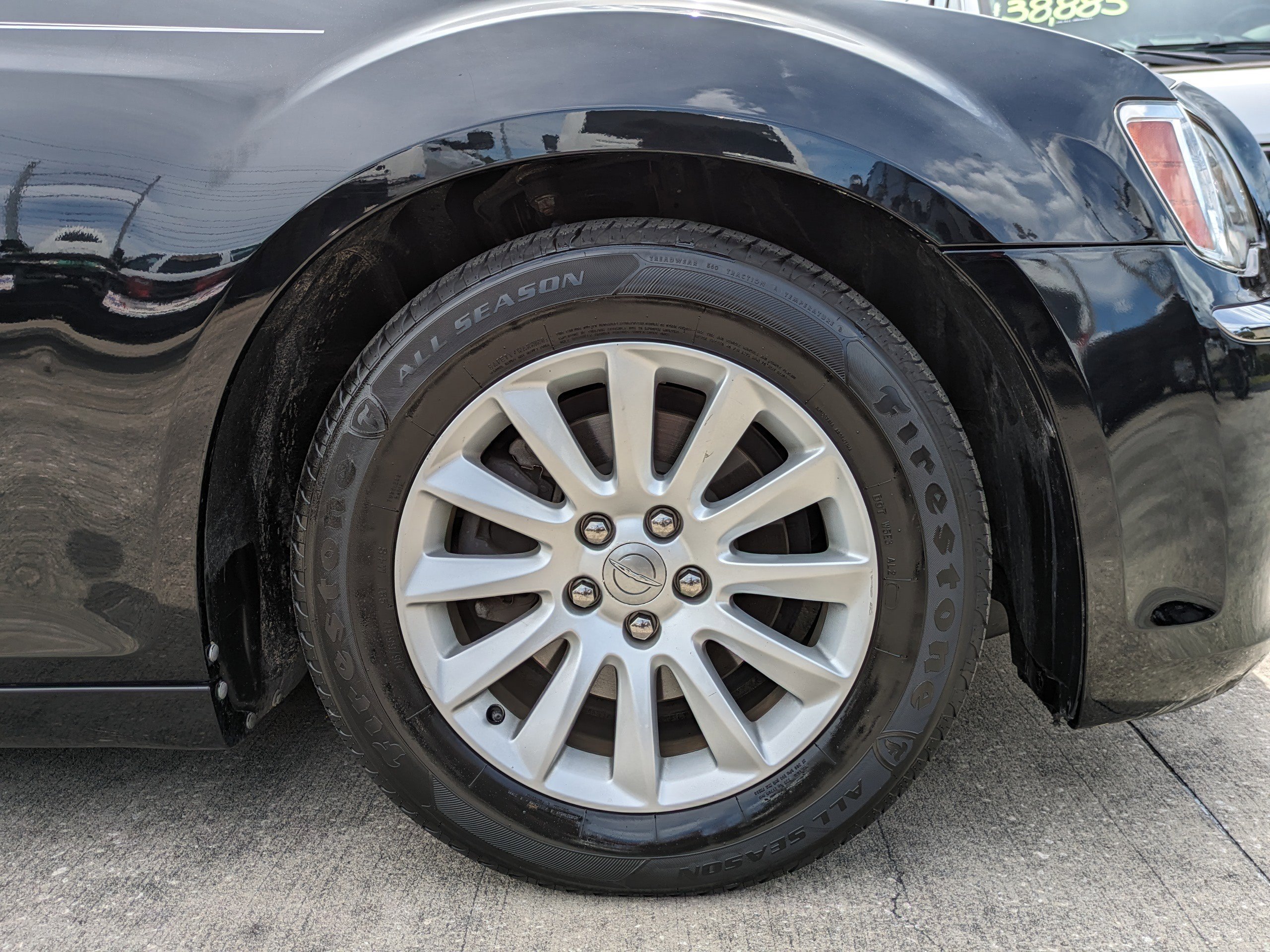2012 Chrysler 300 Base photo 9
