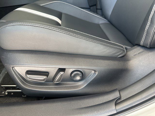 2025 Toyota Camry SE photo 13