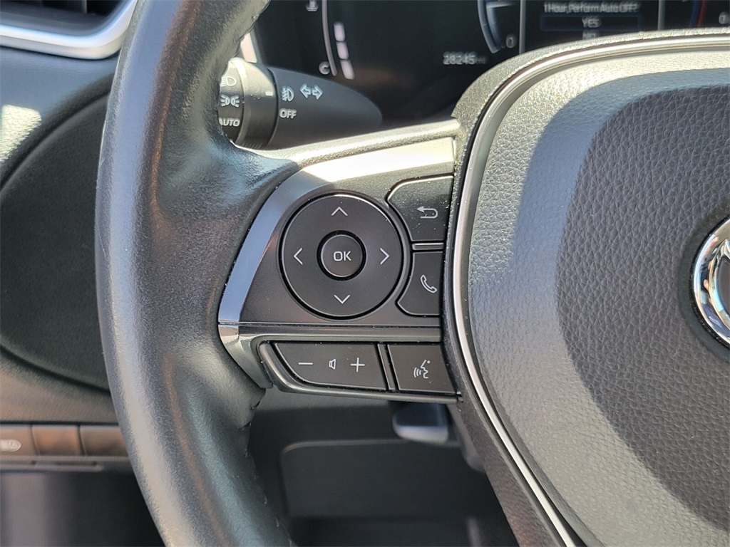 2023 Toyota Corolla Cross XLE photo 18