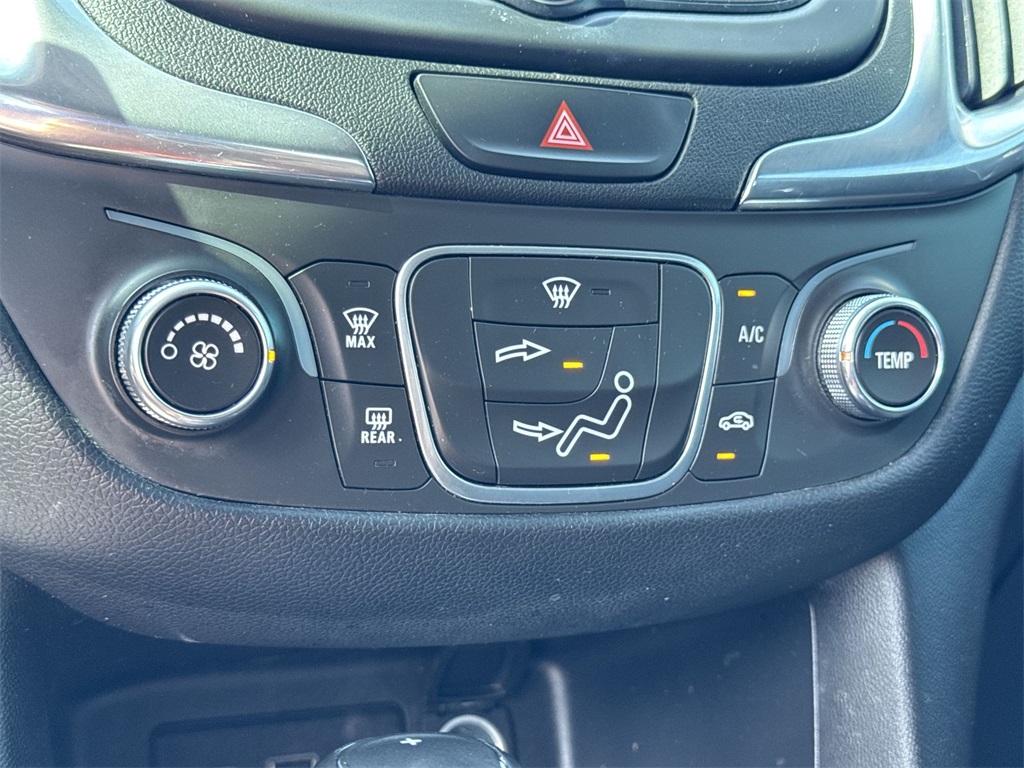 2019 Chevrolet Equinox LT photo 24