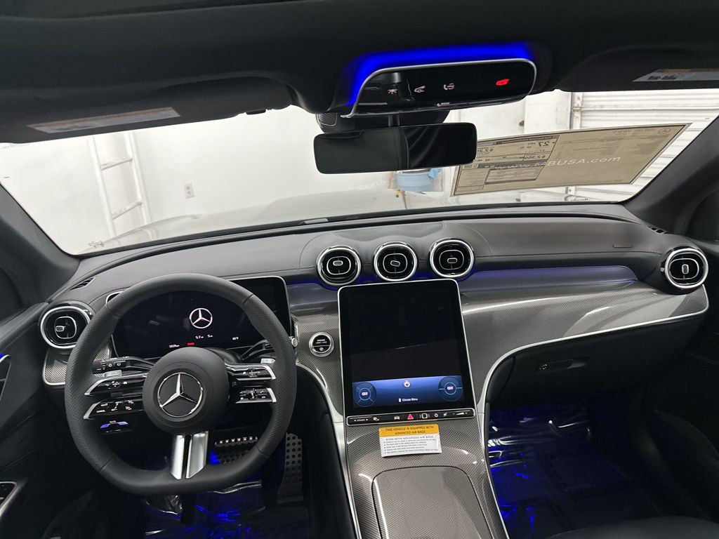 2025 Mercedes Benz GLC 300 photo 10