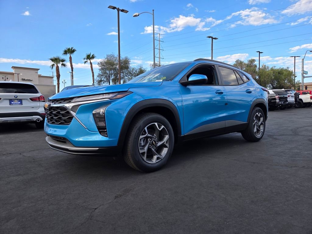 2026 Chevrolet Trax LT photo 2