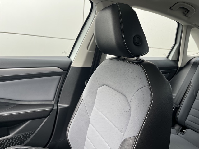 2026 Volkswagen Jetta SE photo 42