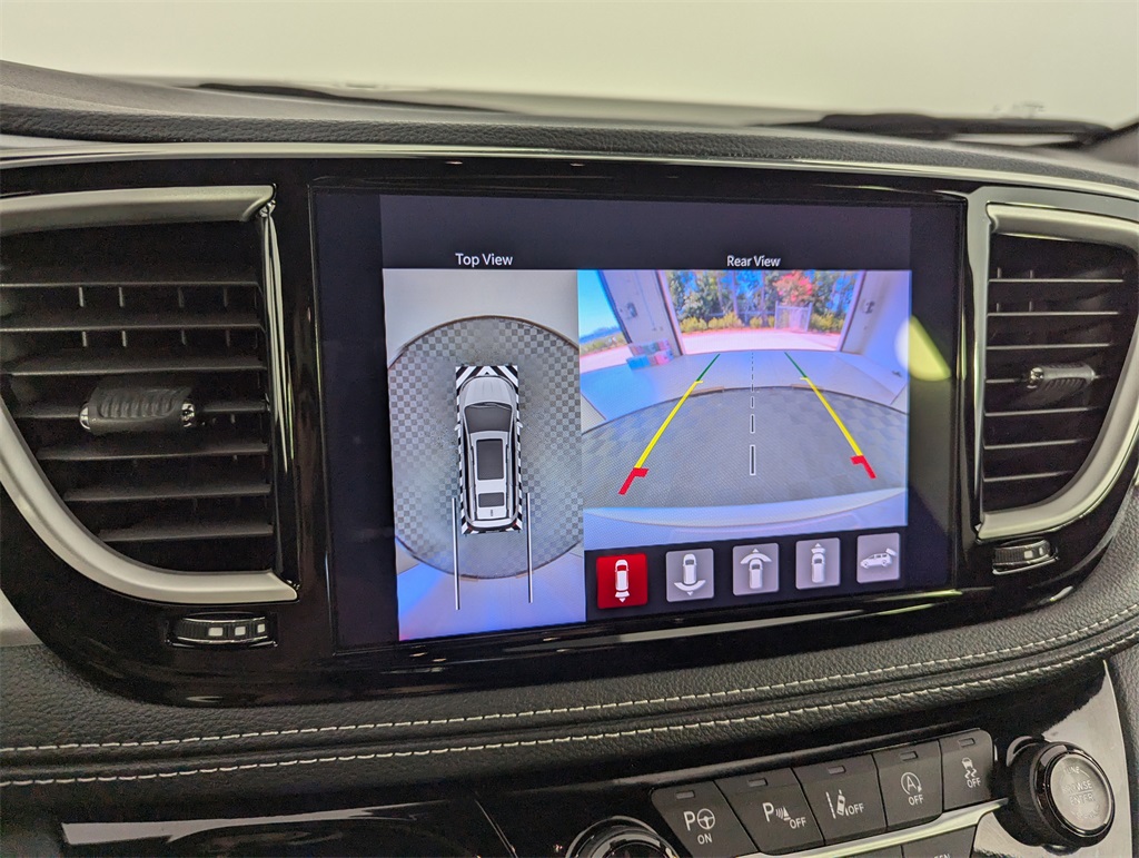 2024 Chrysler Pacifica Touring L photo 23