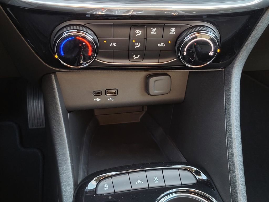 2026 Buick Encore GX Sport Touring photo 8