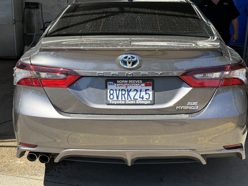 2021 Toyota Camry Hybrid SE photo 5