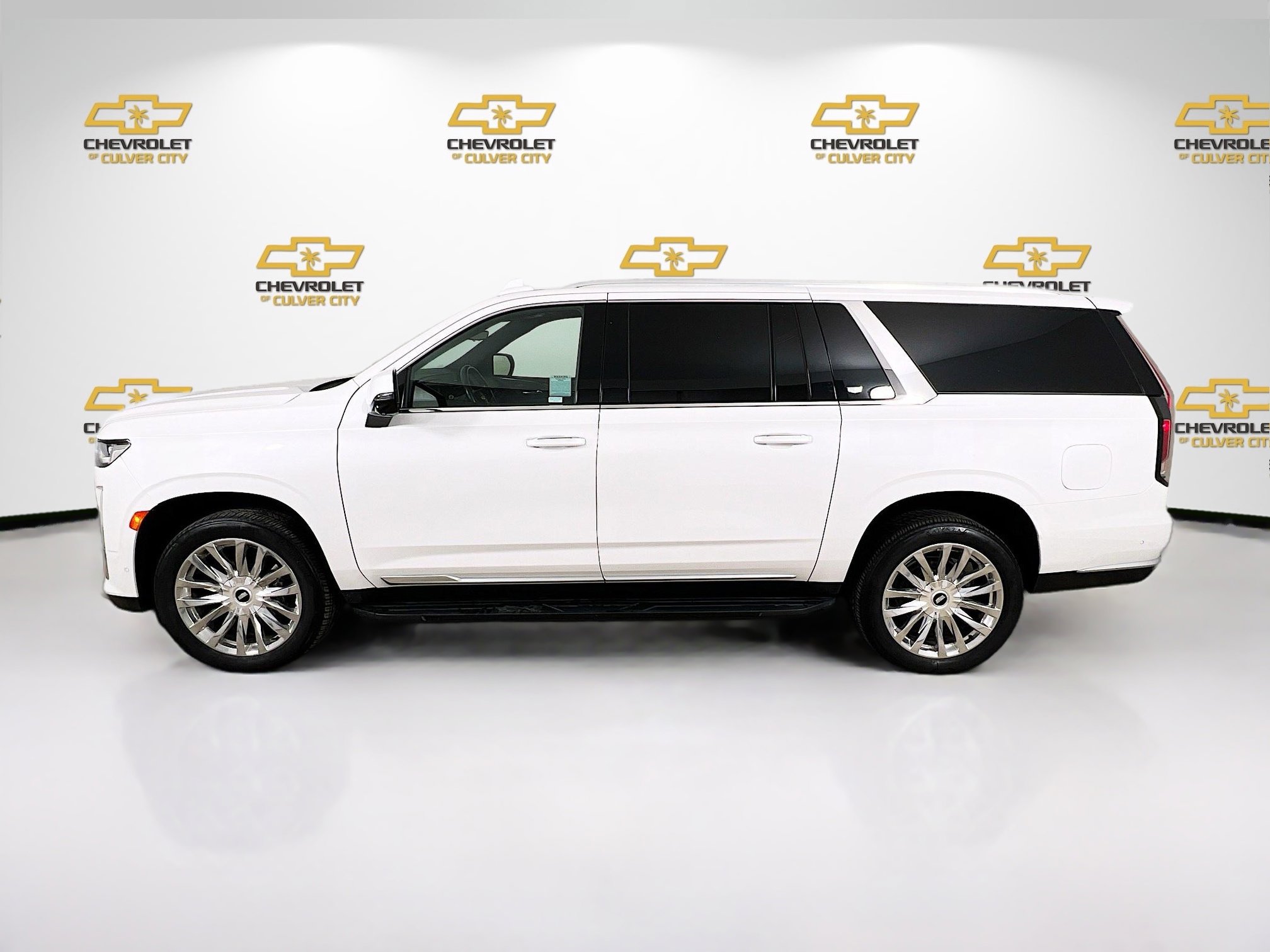 2022 Cadillac Escalade ESV Premium Luxury photo 4