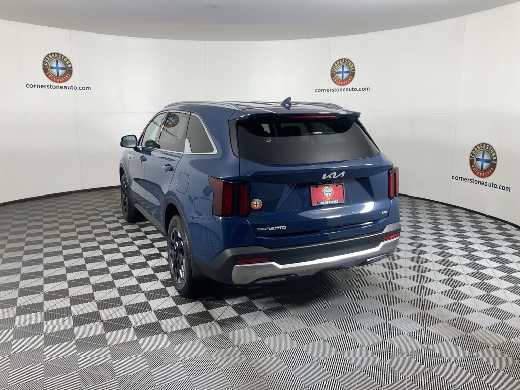 2025 Kia Sorento S photo 7