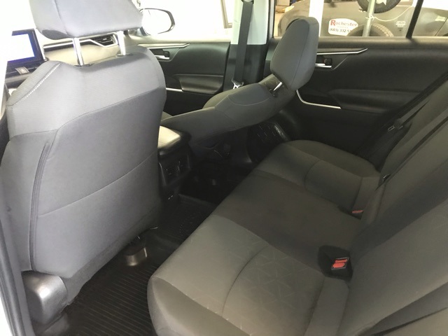2024 Toyota RAV4 Hybrid XLE photo 11