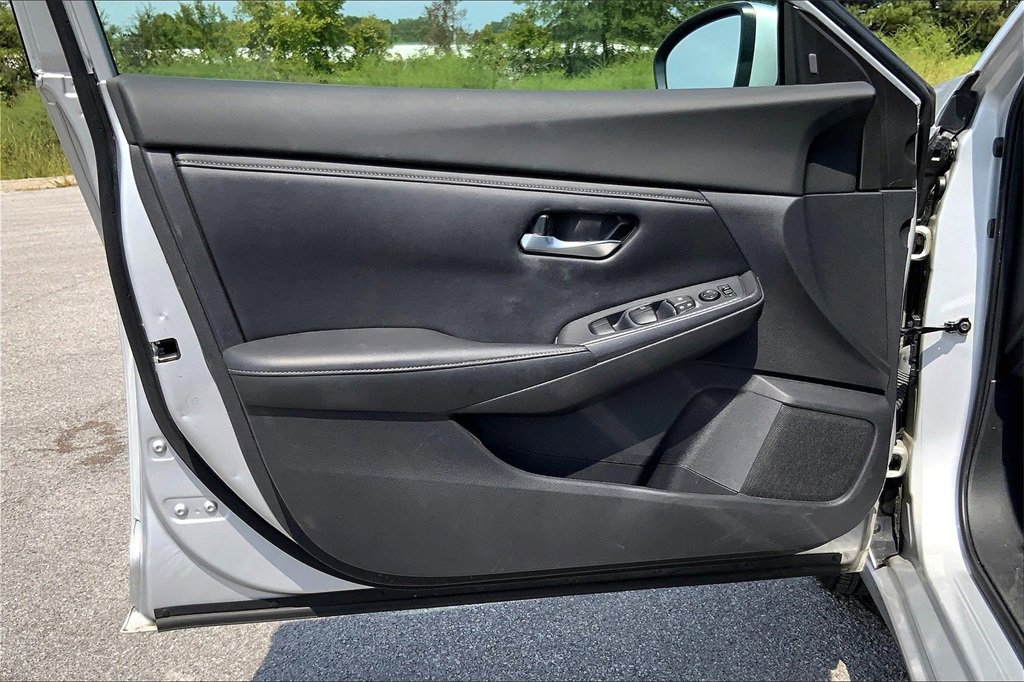 2021 Nissan Sentra SV photo 21
