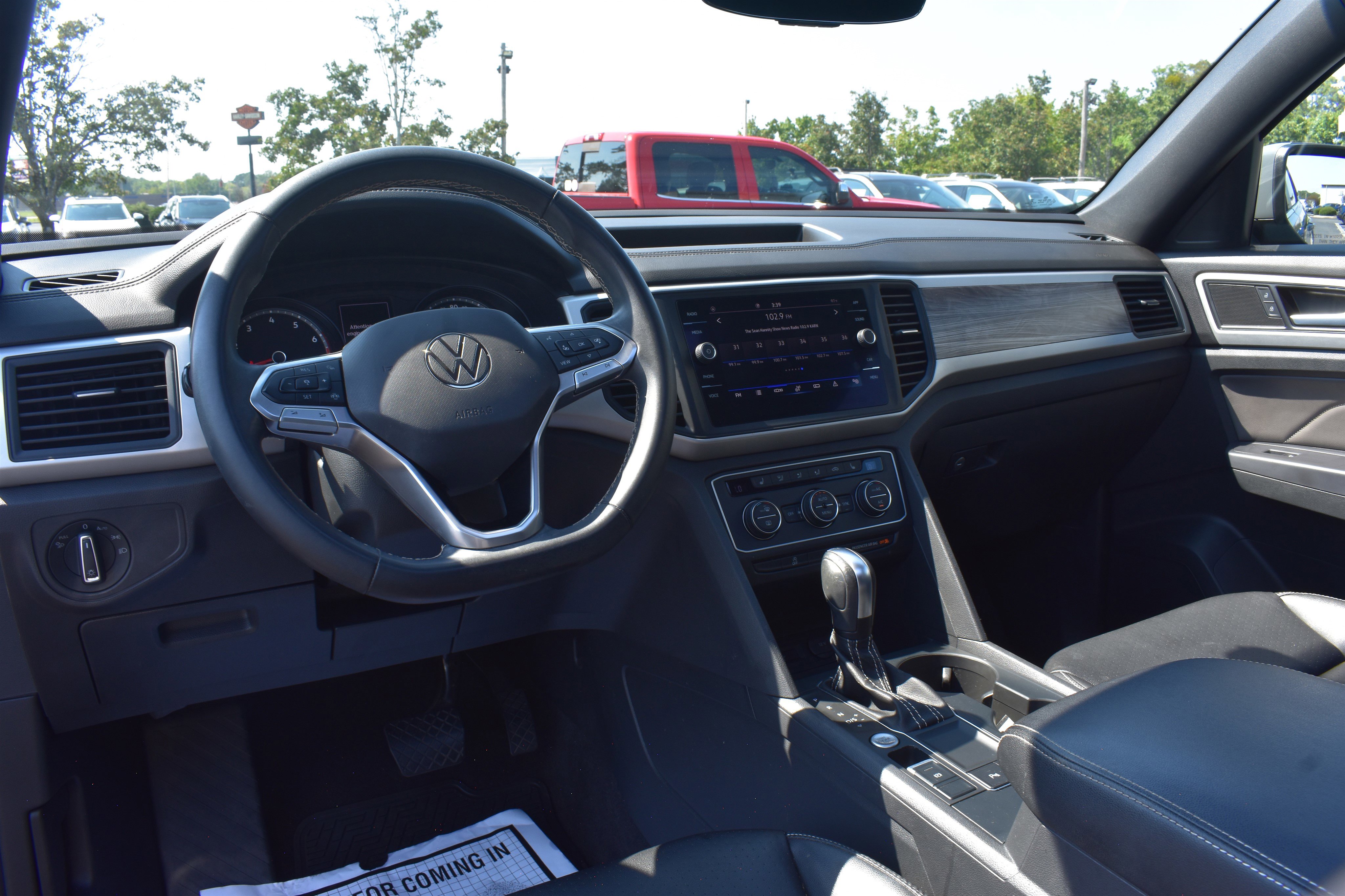 2021 Volkswagen Atlas Cross Sport V6 SE Technology photo 4