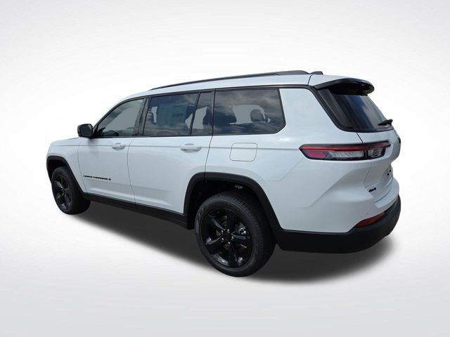 2025 Jeep Grand Cherokee Limited photo 2
