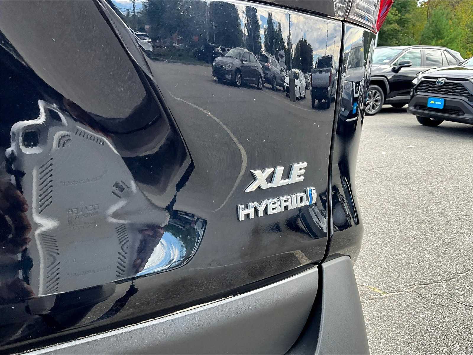 2021 Toyota RAV4 XLE photo 29