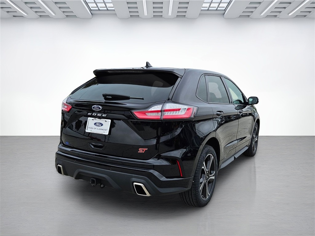 2023 Ford Edge ST photo 2