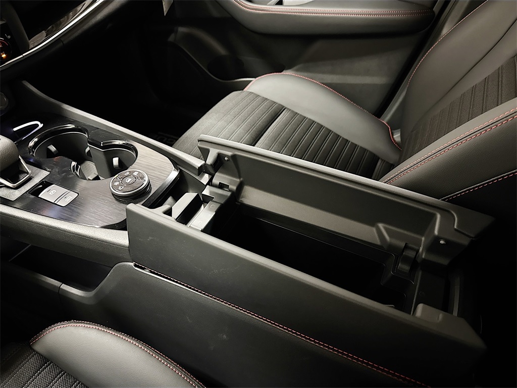 2026 Nissan Rogue SV photo 32