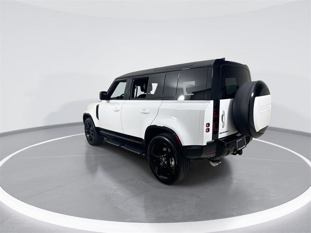 2025 Land Rover Defender 110 X-Dynamic SE photo 6