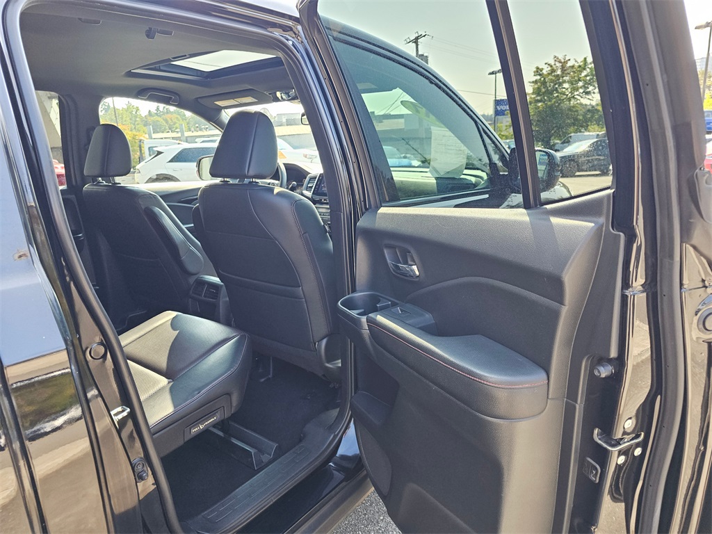 2017 Honda Ridgeline Black Edition photo 15