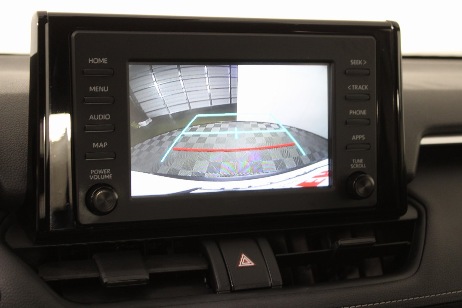 2019 Toyota RAV4 LE photo 17
