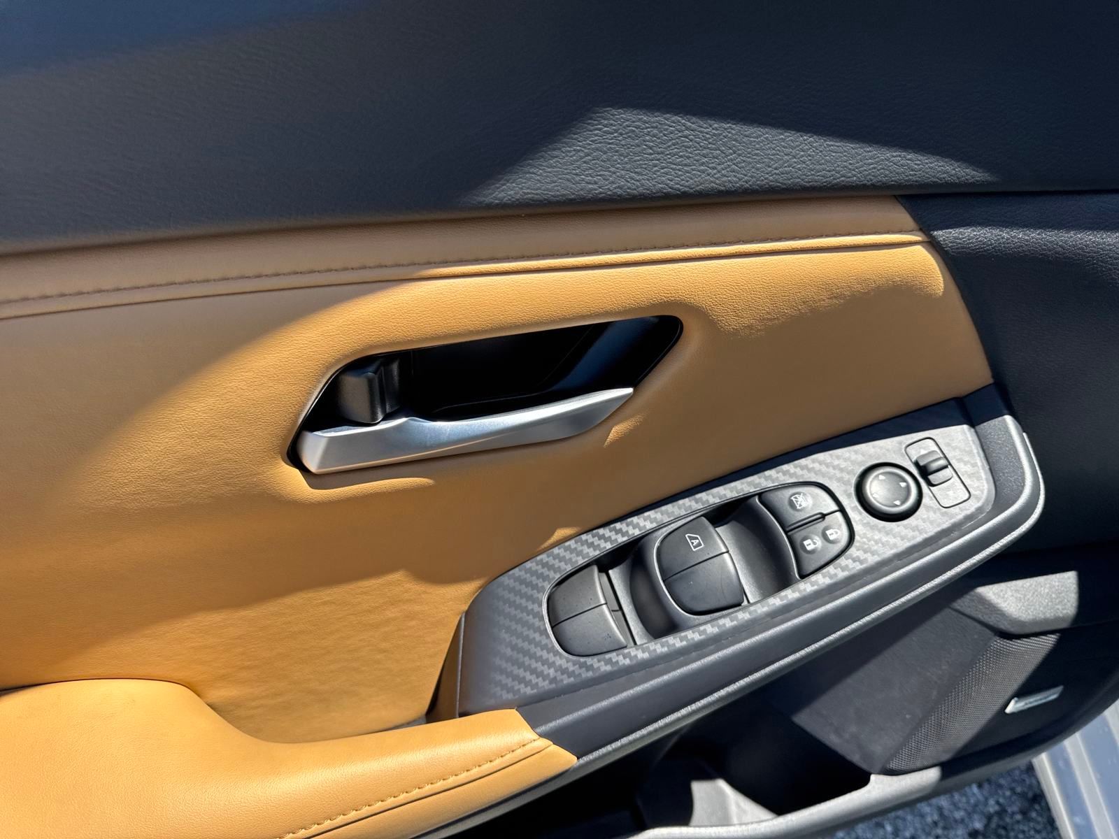 2025 Nissan Sentra SV photo 11