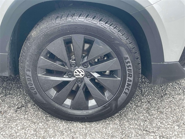2022 Volkswagen Taos S photo 3