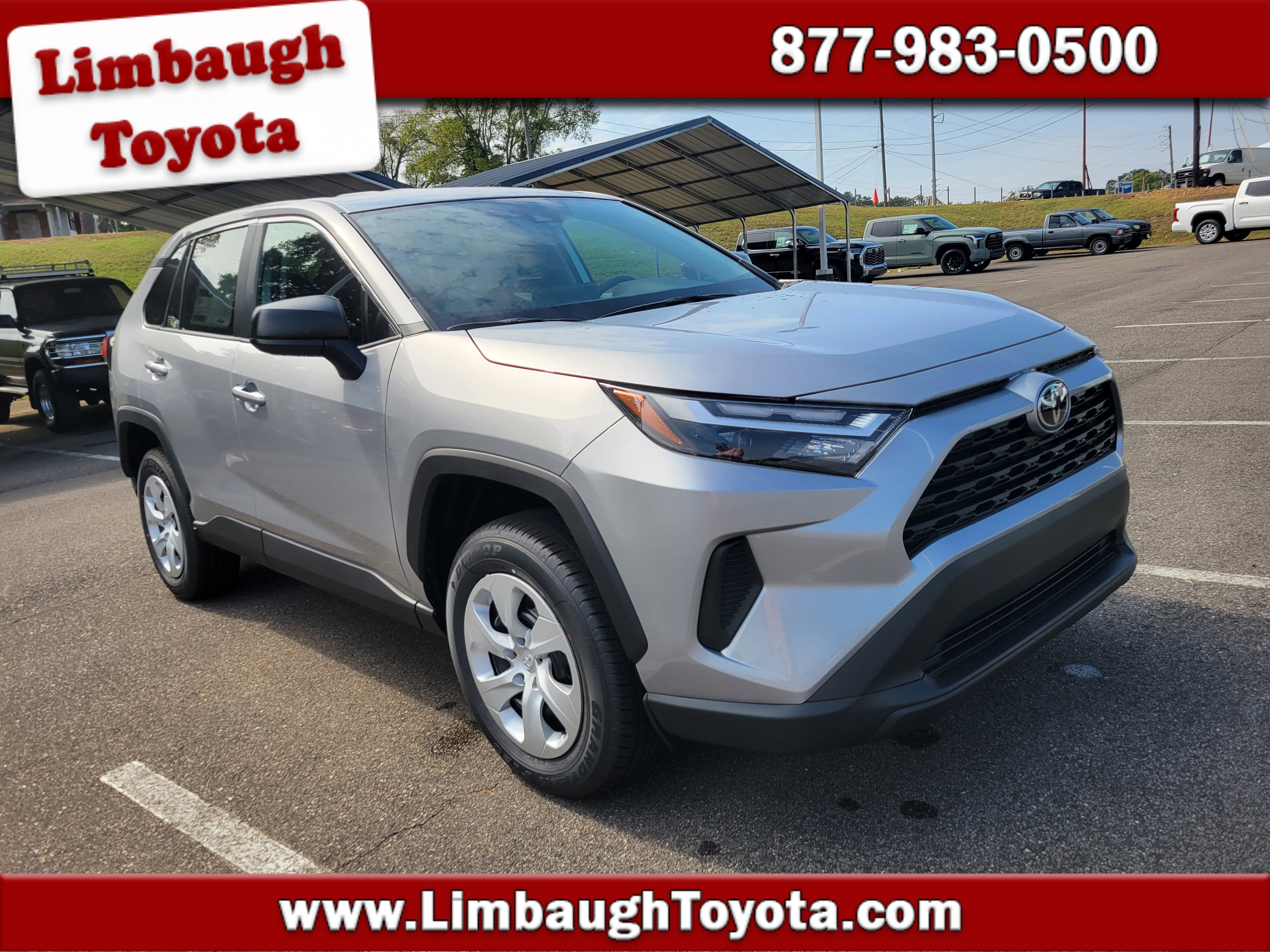 2025 Toyota RAV4 LE's photo