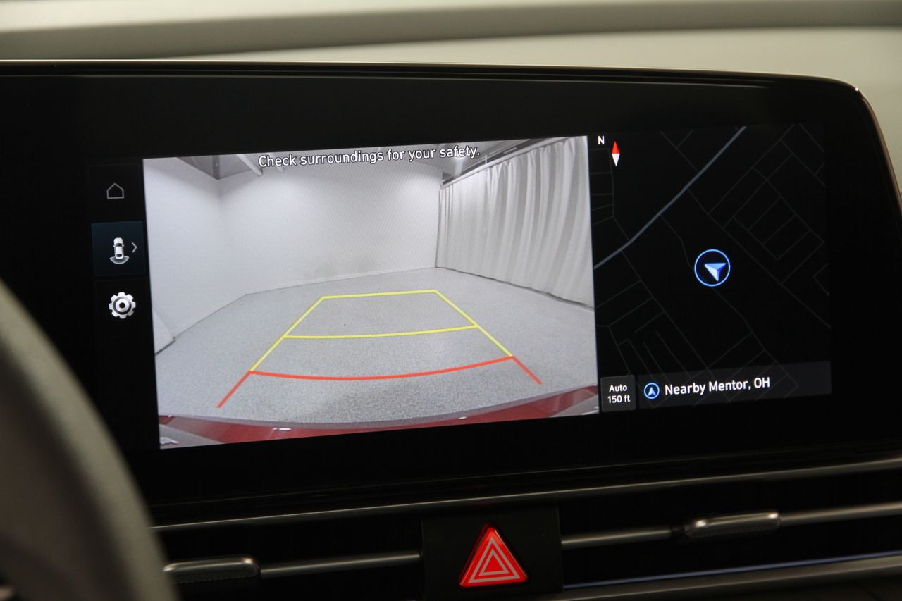 2024 Hyundai Elantra SEL photo 13
