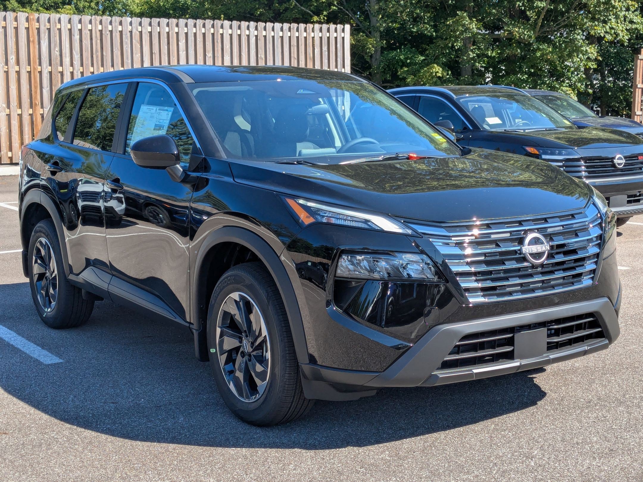 2026 Nissan Rogue SV photo 4