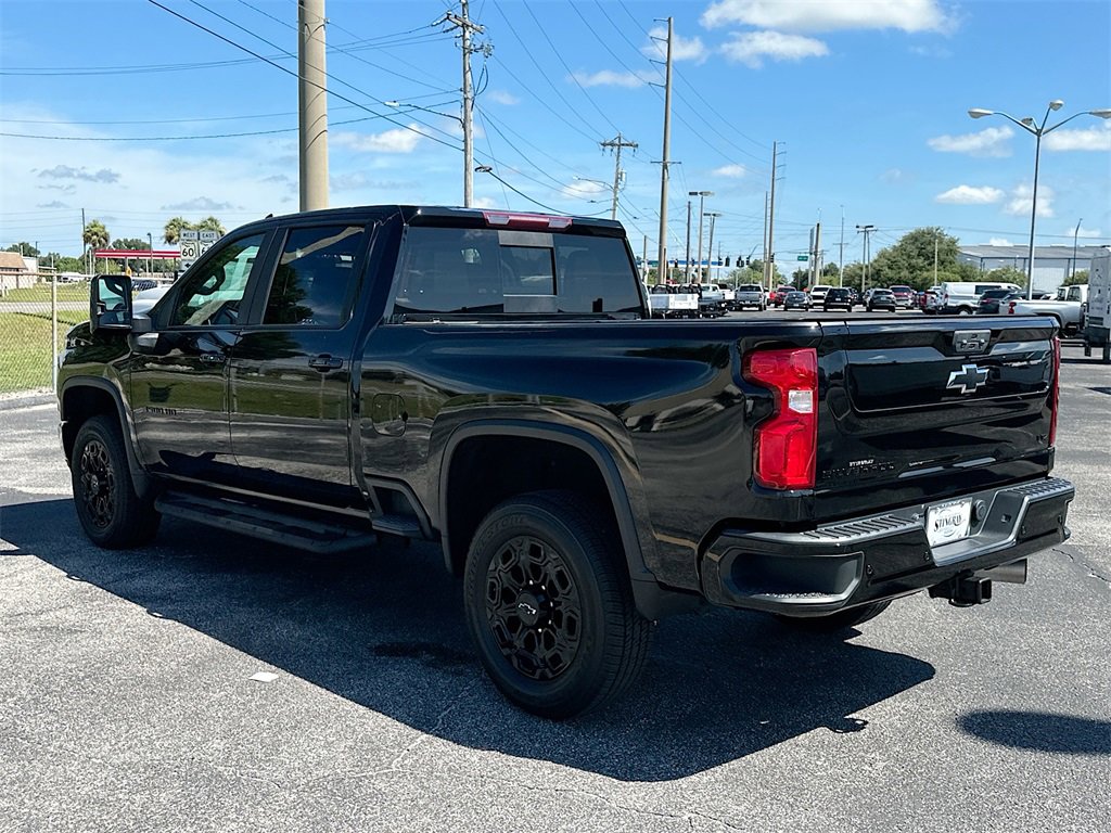 2022 Chevrolet Silverado 3500HD LTZ photo 4