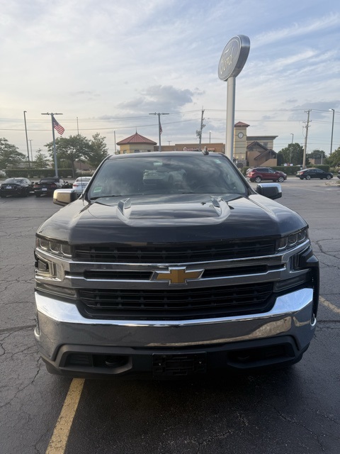 2019 Chevrolet Silverado 1500 LT photo 2