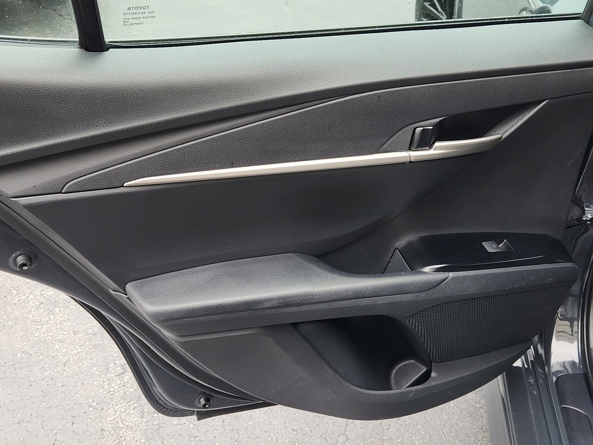 2025 Toyota Camry SE photo 22
