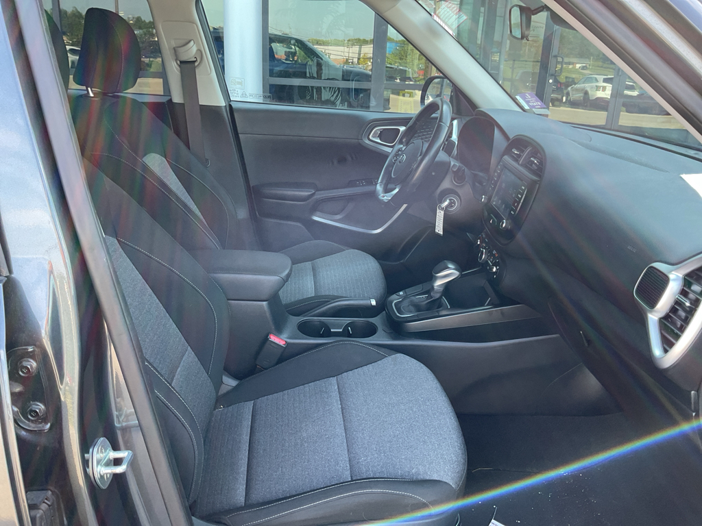2021 Kia Soul GT-Line photo 9
