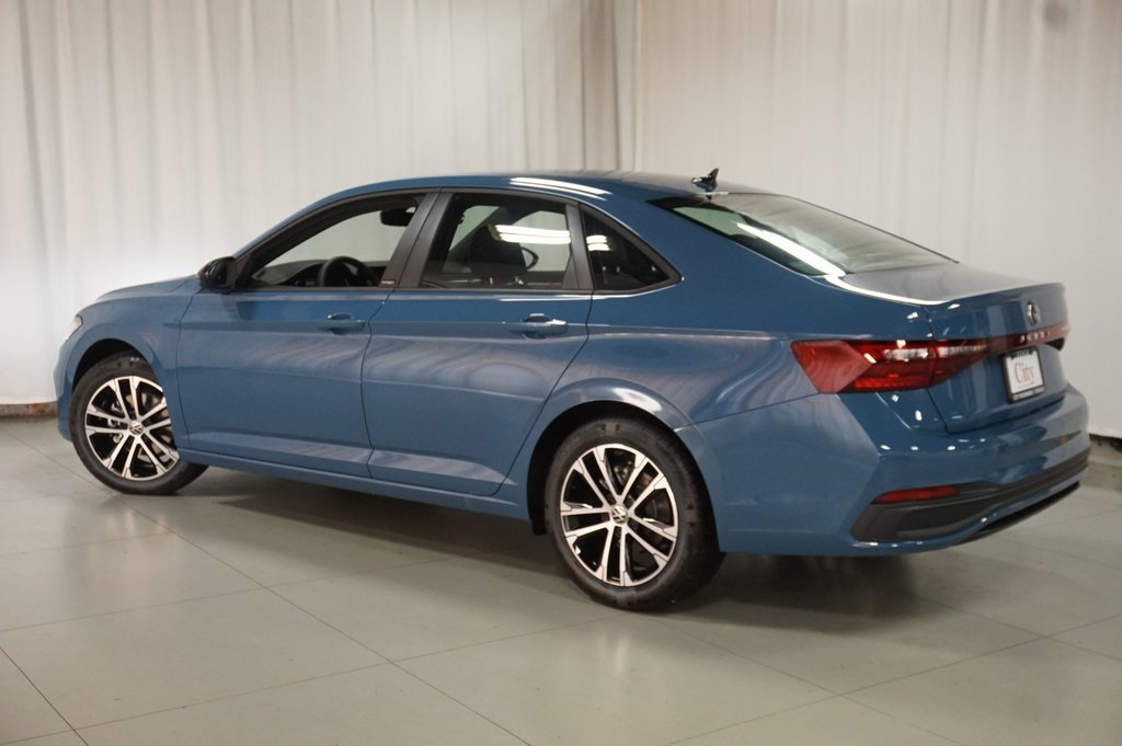 2025 Volkswagen Jetta 1.5T Sport photo 8