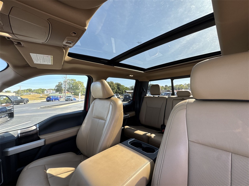 2022 Ford F-350 Lariat photo 22