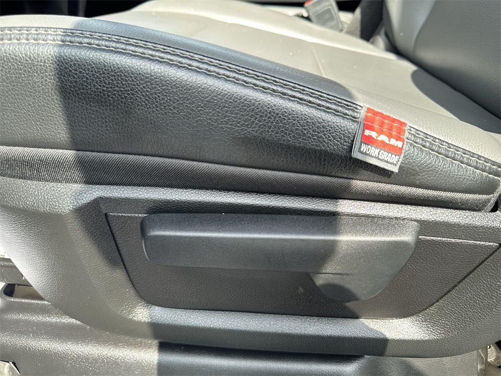 2024 Ram 2500 Big Horn photo 18