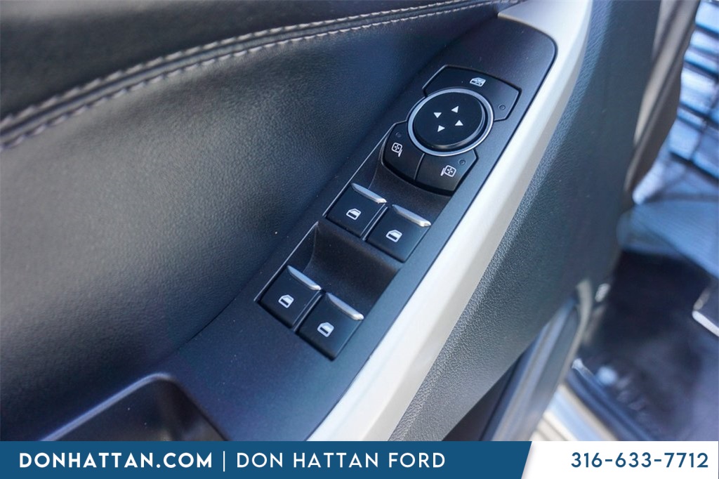 2023 Ford Explorer XLT photo 14