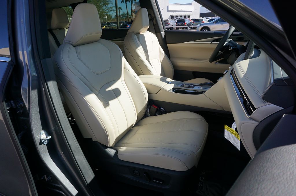 2025 Infiniti QX60 Luxe photo 12