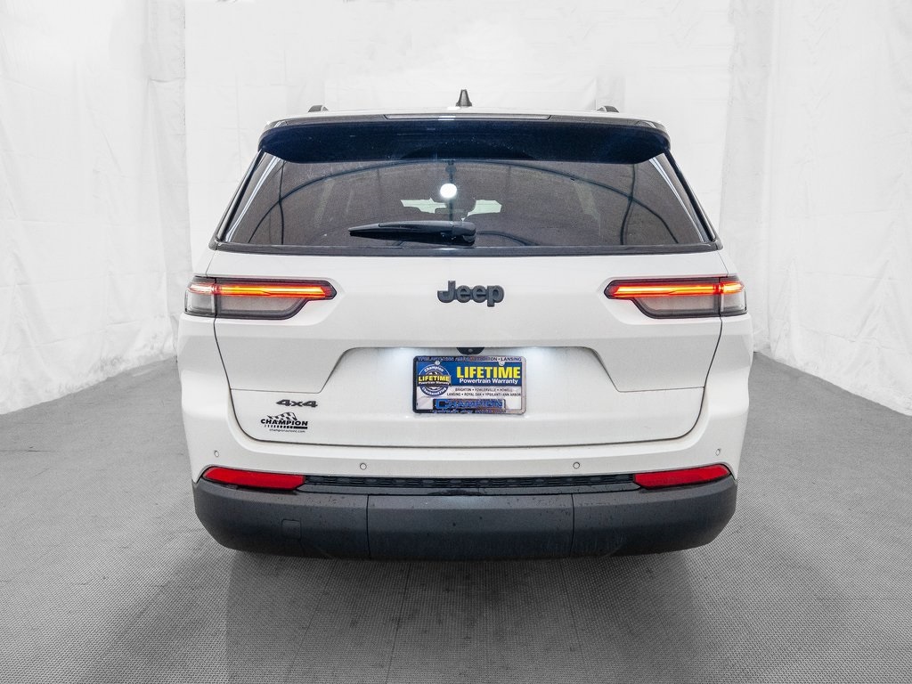 2023 Jeep Grand Cherokee Altitude photo 5