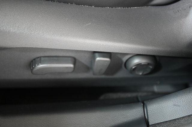 2025 Subaru Outback Touring photo 17